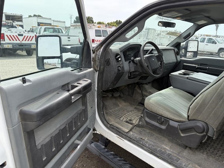 2011-ford-f250-image-12