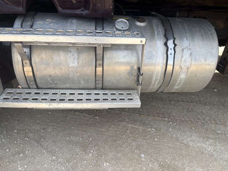 1999-sterling-l9513-image-61