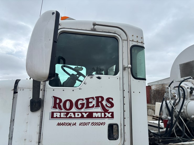 2004-kenworth-w900-image-11