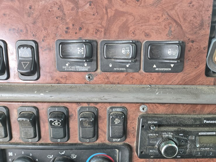 2007-peterbilt-387-image-80