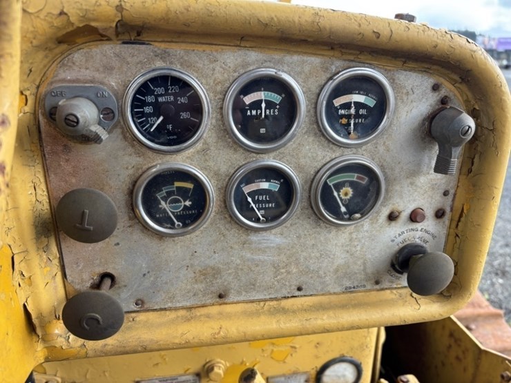 1967-caterpillar-d7e-image-3