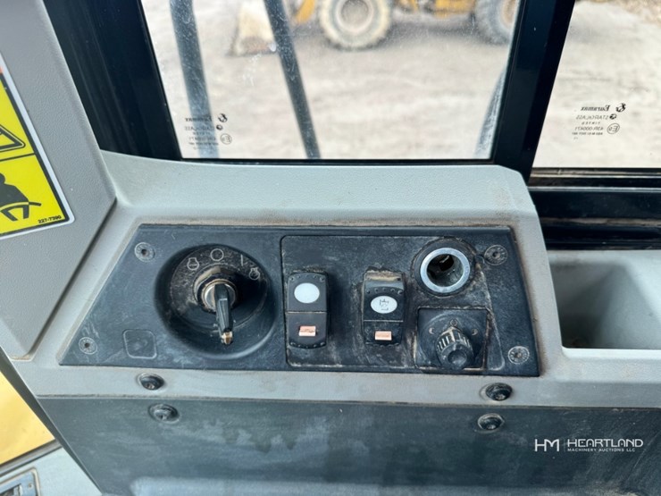 2012-caterpillar-966k-image-33