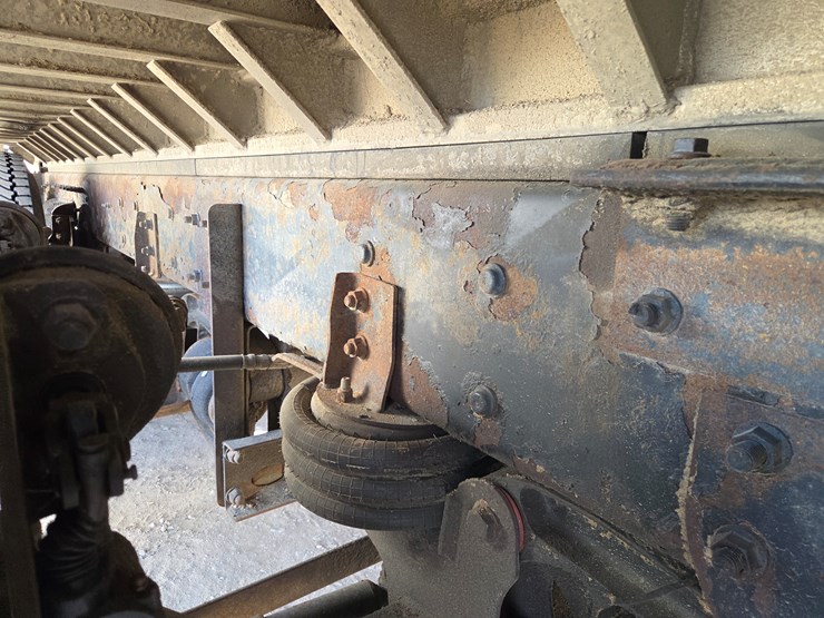 2012-international-7600-image-29