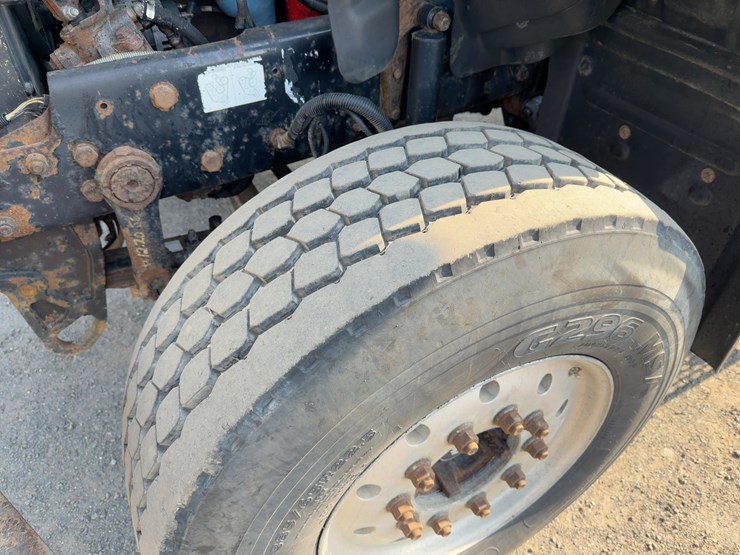 2006-mack-granite-cv713-image-9