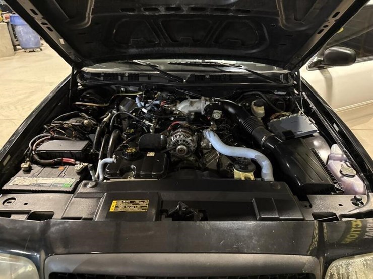 2011-ford-crown-victoria-sdn-image-11