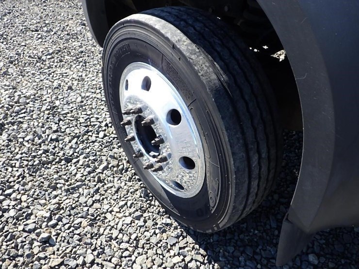 2005-ford-f450-image-16