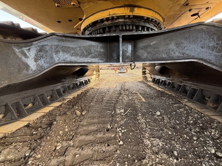 caterpillar-330c-image-13