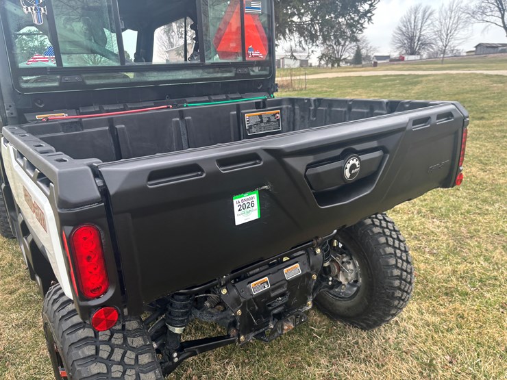 #2311-•-2023-can-am-hd-9-defender-xt-4x4-utv-image-11