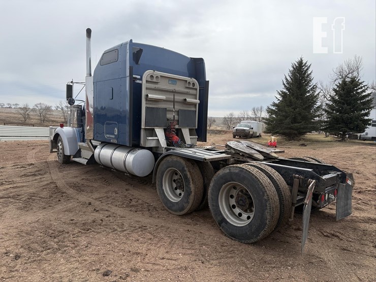 2005-kenworth-w900-image-3