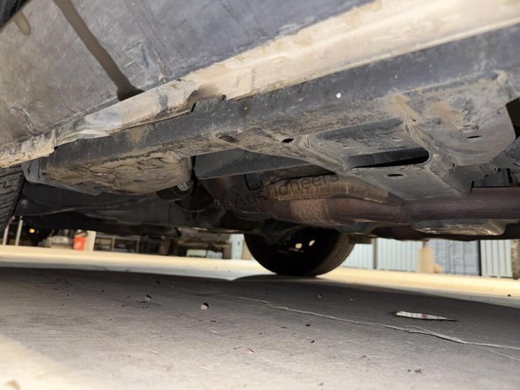 2009-ford-crown-victoria-sdn-image-28