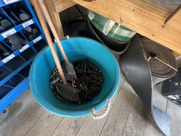 2013-w-w-t/a-cargo-trailer-image-20