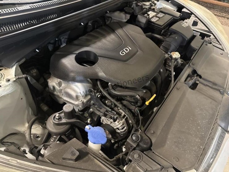 2016-hyundai-veloster-coupe-image-14