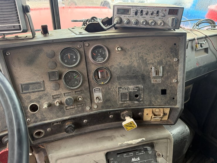 mack-dm688s-image-36