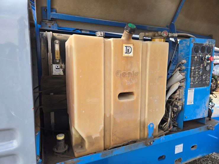 2007-genie-s85-image-45