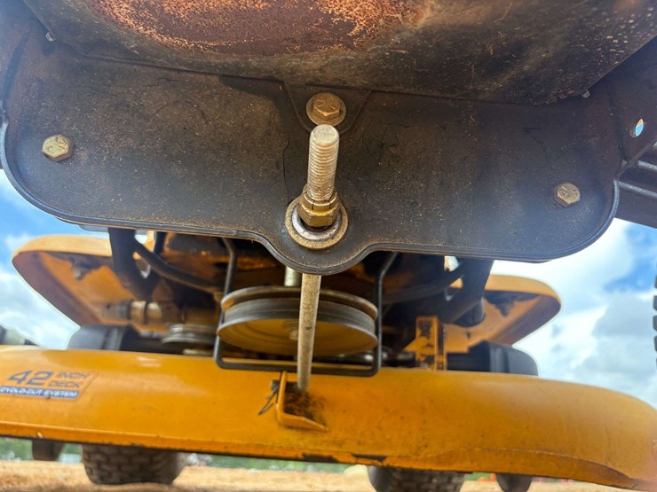 cub-cadet-ltx1040-image-16