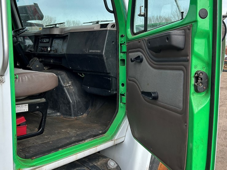 1996-international-4700-image-54