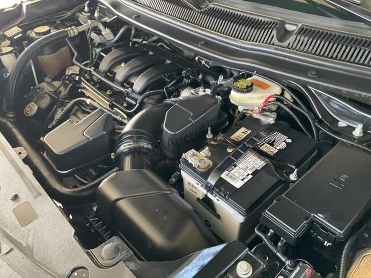 2016-ford-explorer-image-10