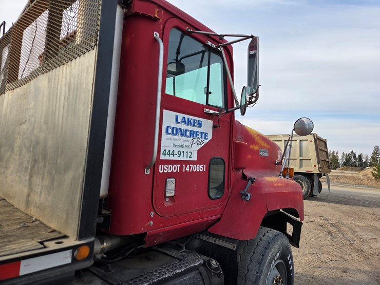 1998-international-paystar-5000-image-17