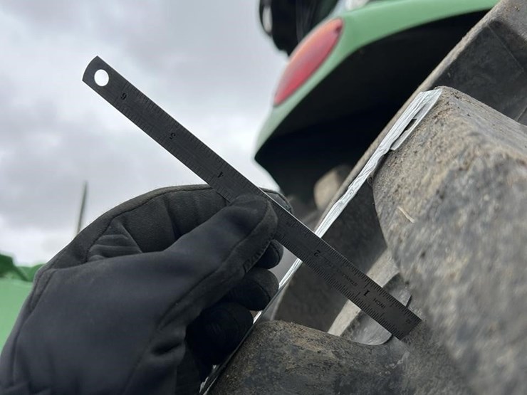 2014-john-deere-8320r-image-79