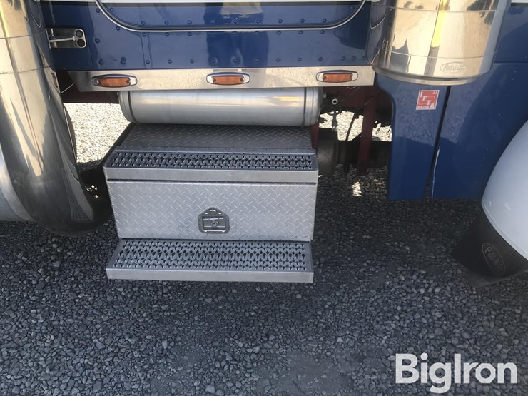 2001-peterbilt-379-image-19