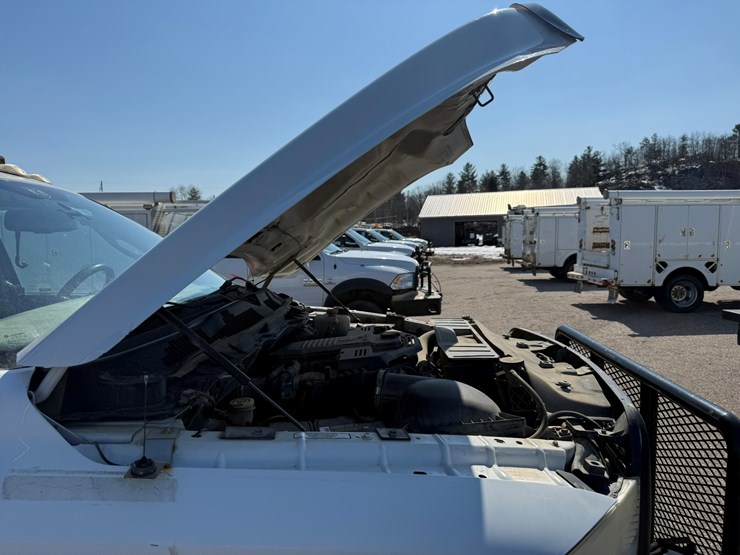 #2047-•-2012-ram-5500-heavy-duty-4x4-service-truck-image-11