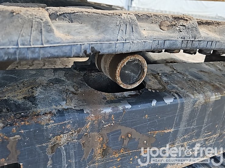 2022-deere-35g-image-23