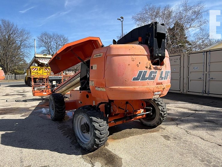 2014-jlg-600s-image-9