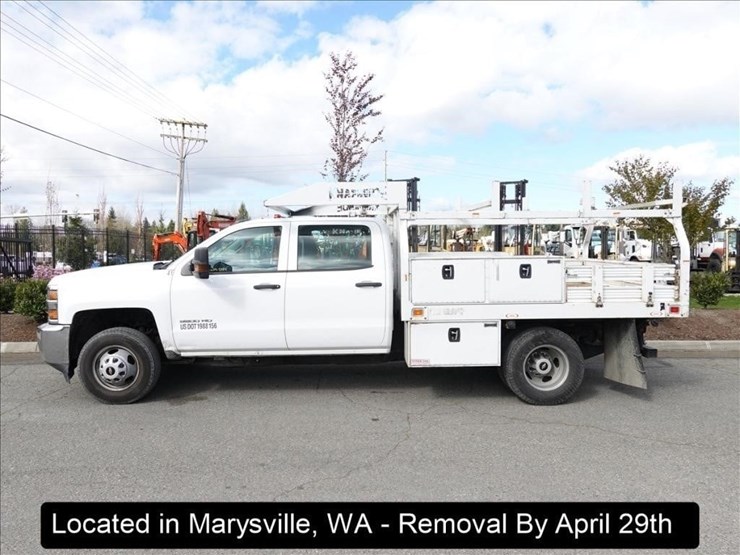 2019-chevrolet-3500-image-12