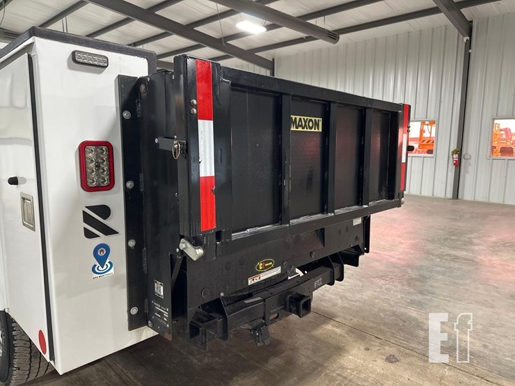 2022-ford-f350-image-12