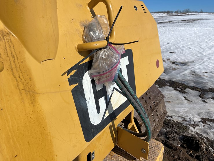 2011-caterpillar-d6k-image-18