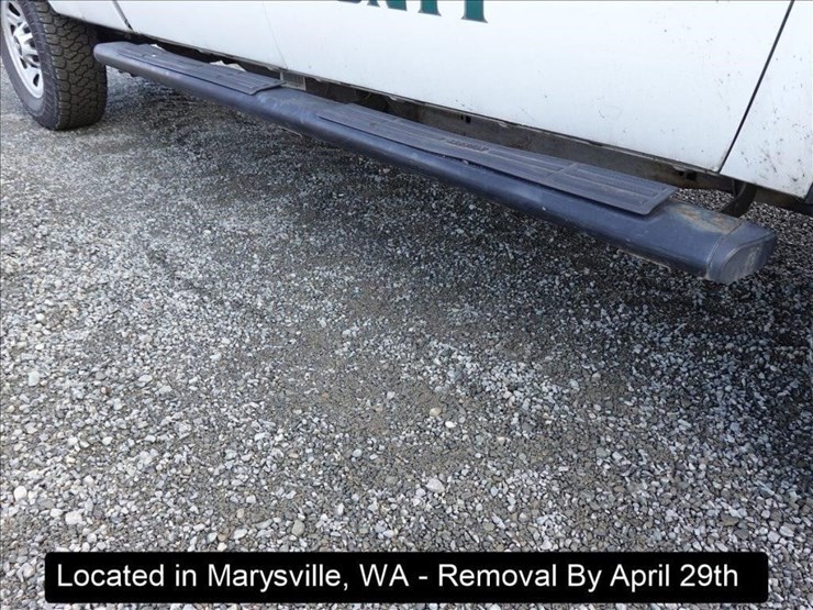 2014-chevrolet-3500-image-22