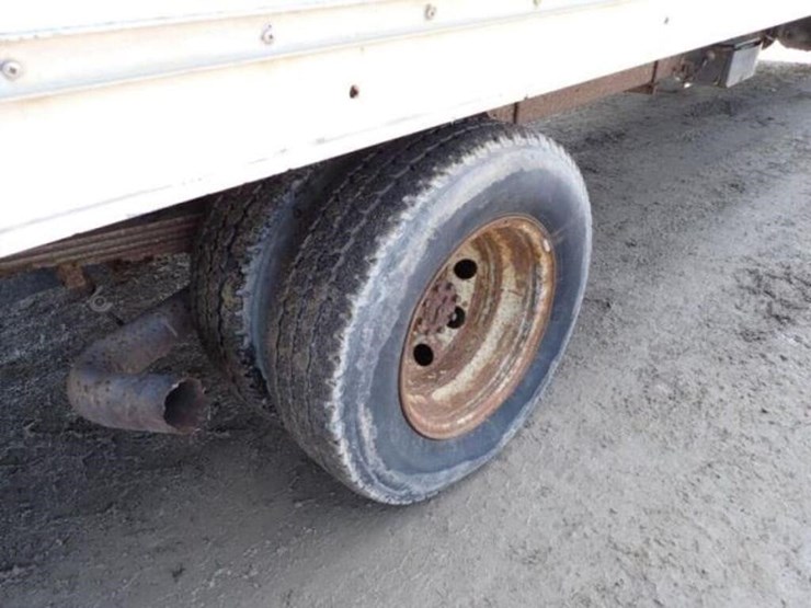 2001-ford-e350-image-34