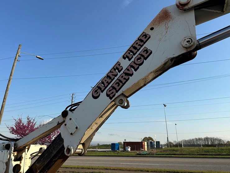 freightliner-fl70-image-39