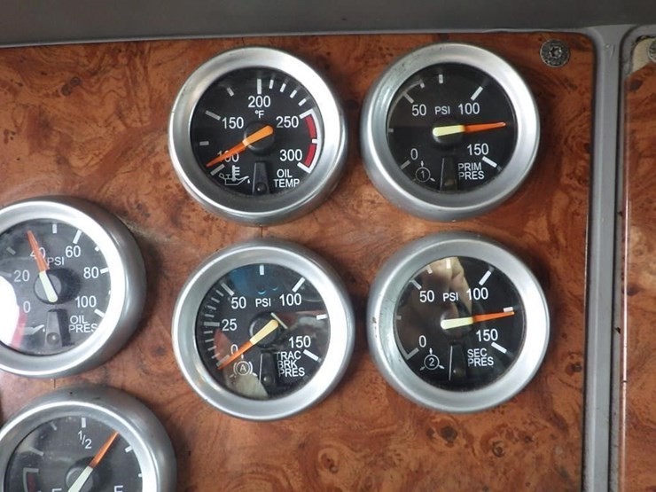 2006-peterbilt-387-image-36