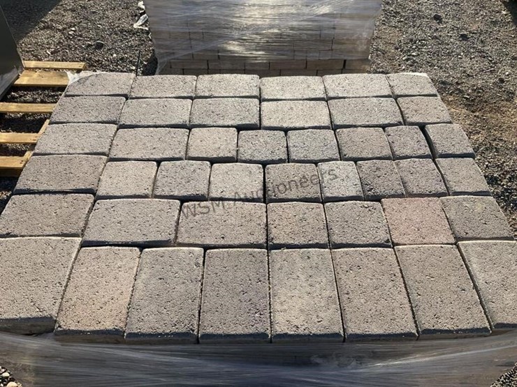 pallet-of-stone-pavers-image-5