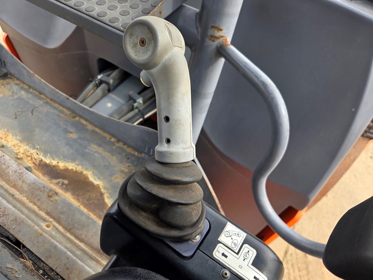 2012-hamm-hd140-image-43