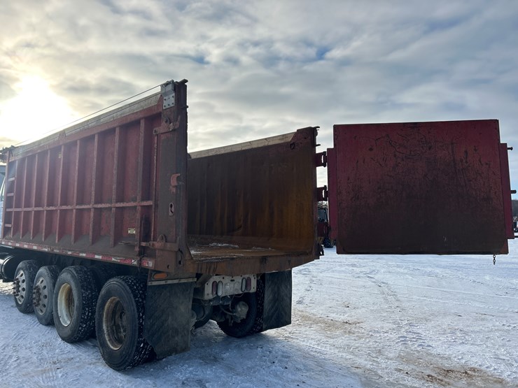 2005-international-7600-image-73