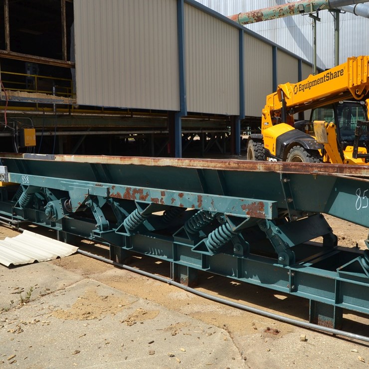 ACTION 30"X45' BALANCED VIBRATING CONVEYOR W/ MDI METAL DETECTOR W/ 5HP DRIVE