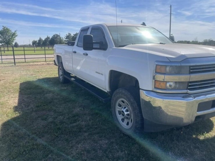 2015-chevrolet-silverado-2500hd-image-4