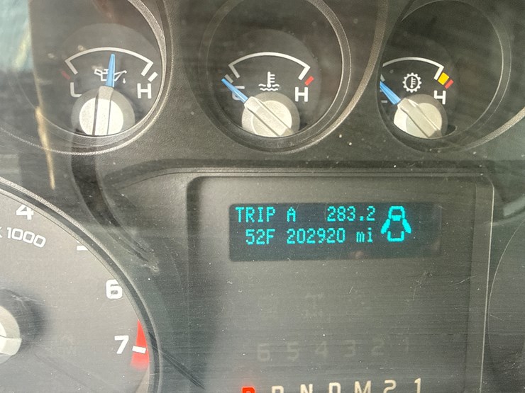 2011-ford-f350-image-37