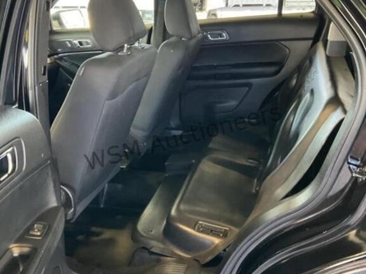 2017-ford-explorer-suv-image-24