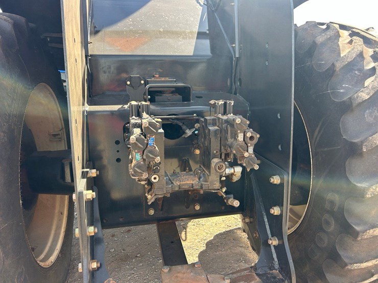 2010-new-holland-t9020-image-7