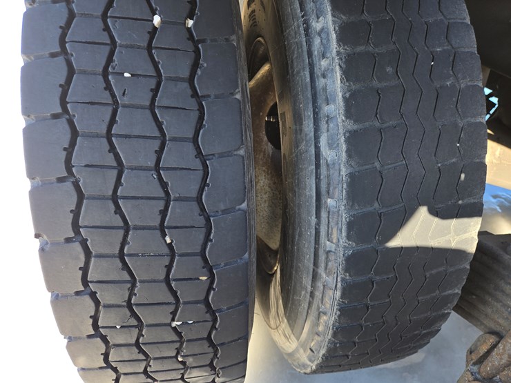 2000-mack-rd688s-image-77