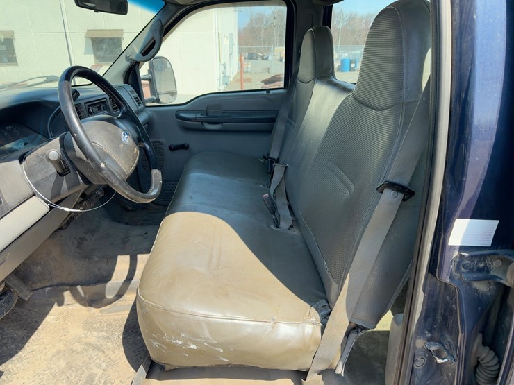 2002-ford-f350-xl-image-24