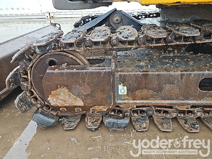 2020-deere-85g-image-22