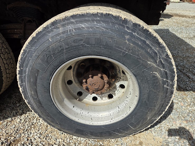 2005-massey-ferguson-8-image-86