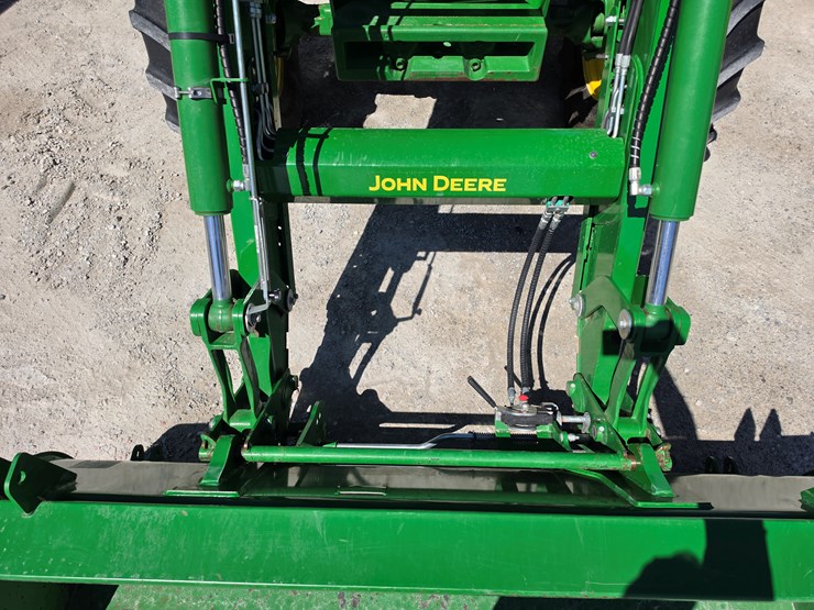 2021-john-deere-6140m-image-5