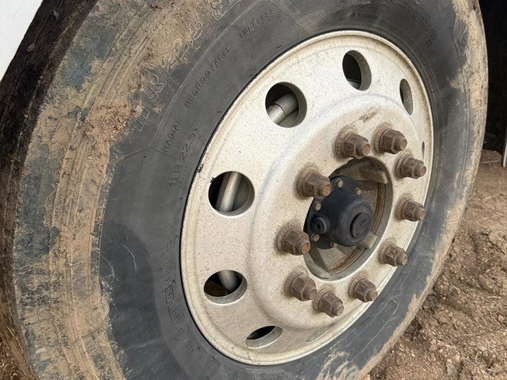 2005-kenworth-w900-image-9