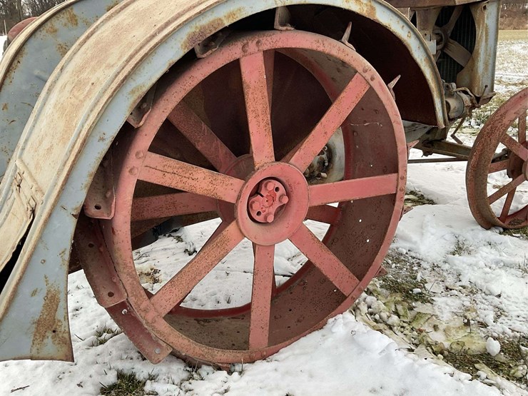 fordson-(usa)-parts-tractor-image-17