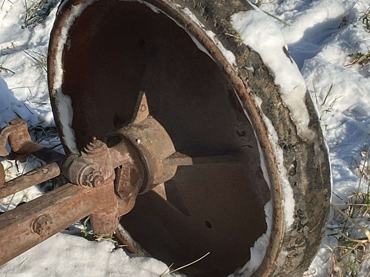 fordson-with-hard-rubber-tires-image-14